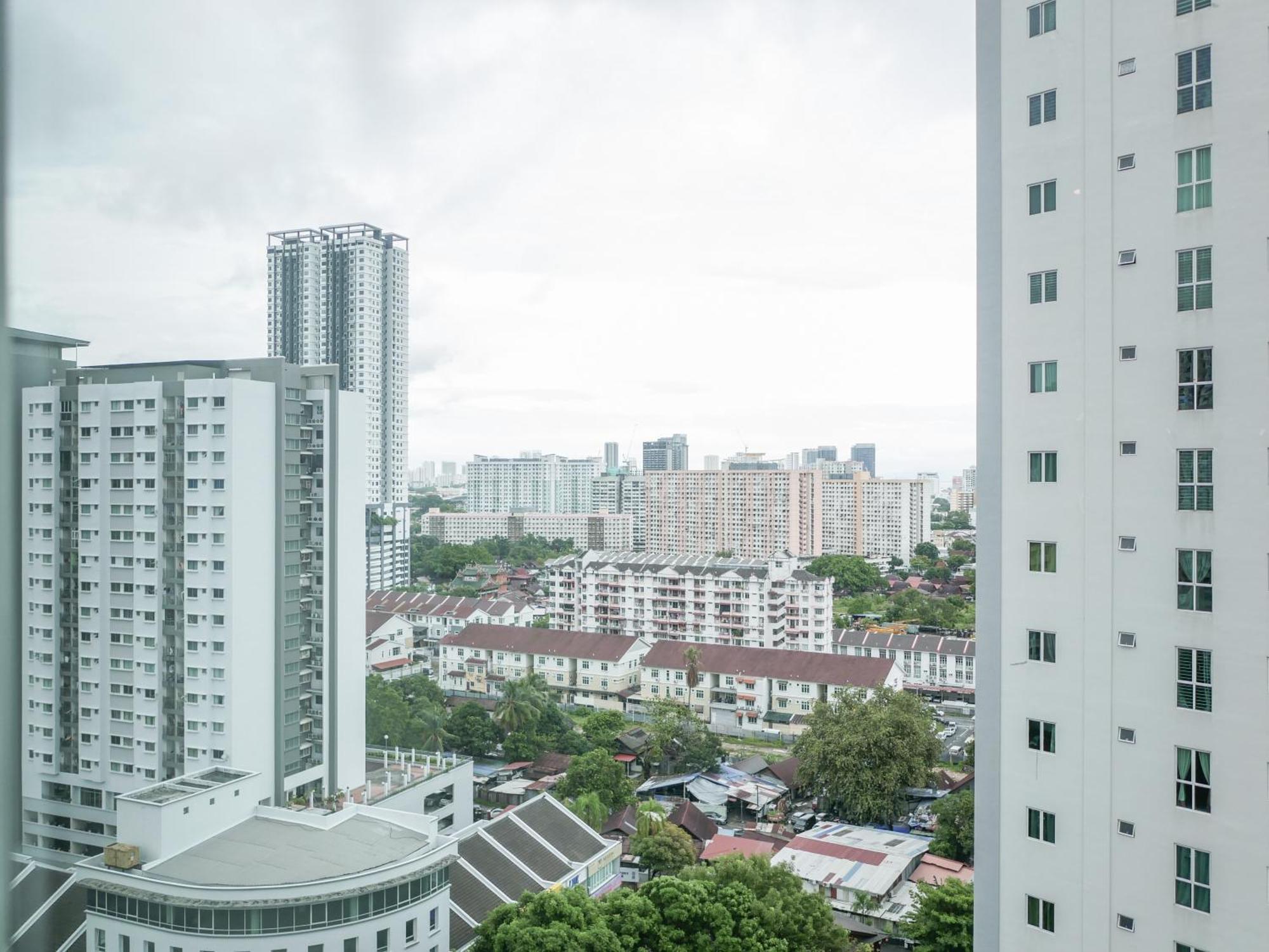 Penang Straits Garden Condominium Georgetown Exterior photo