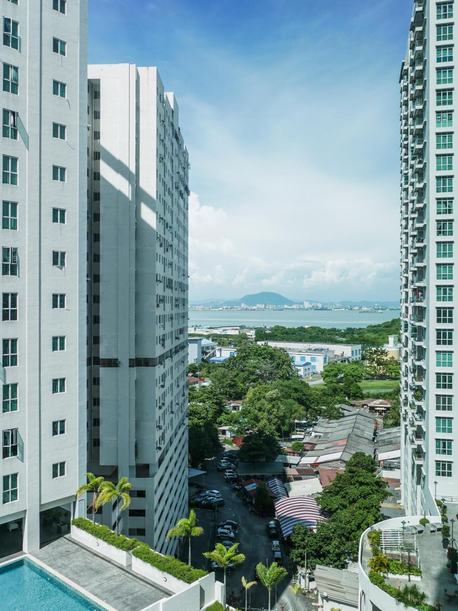 Penang Straits Garden Condominium Georgetown Exterior photo